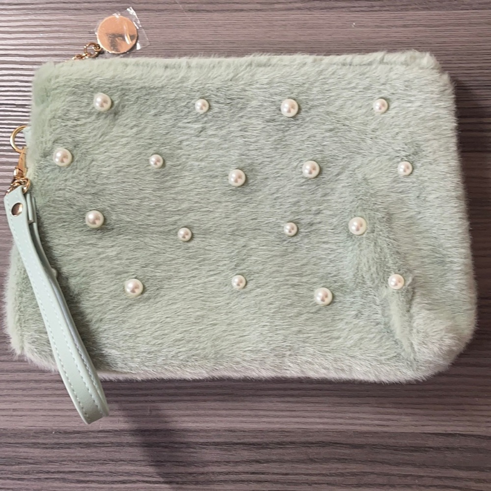 Women’s cosmetic pouch